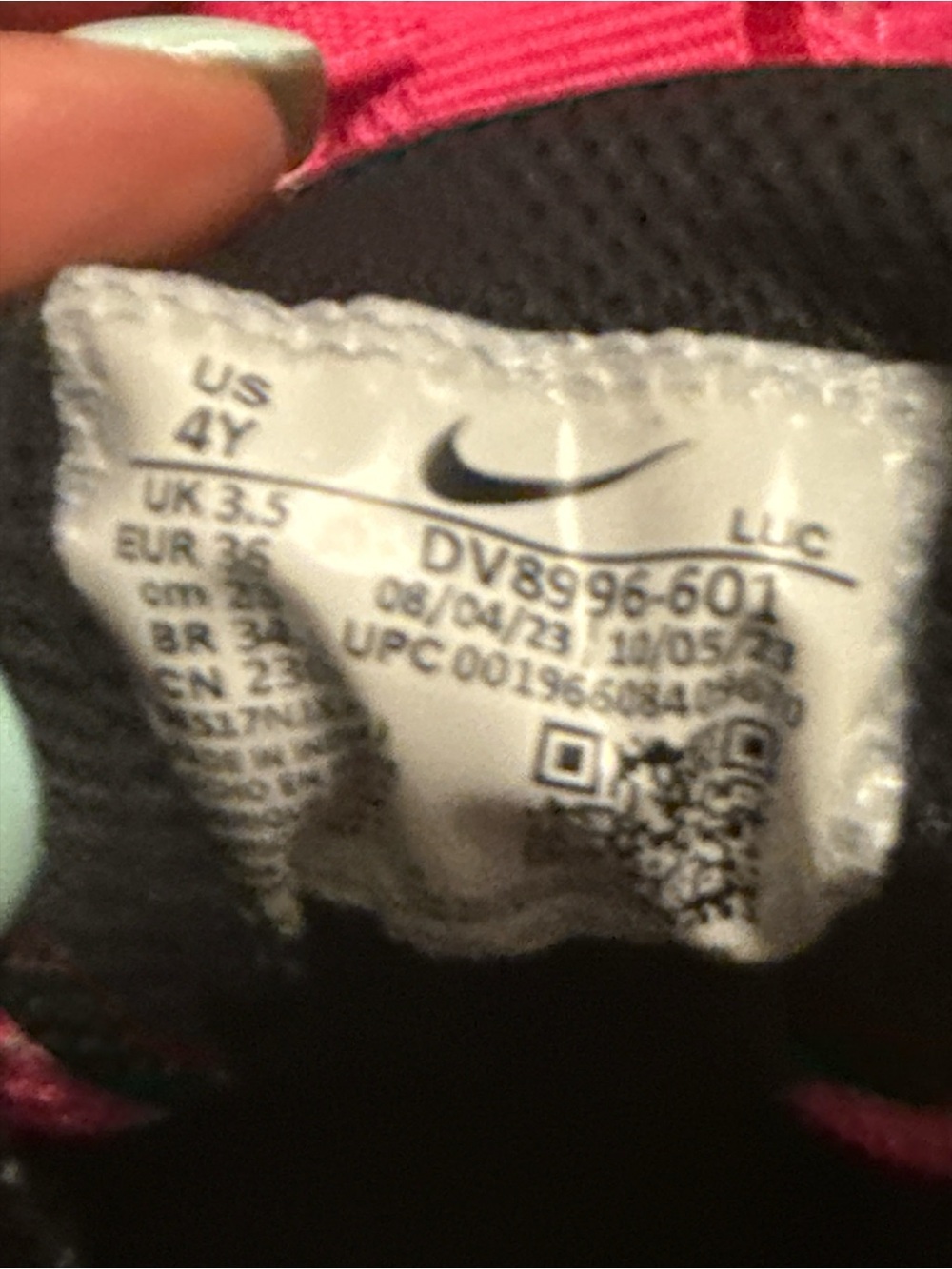Nike Team Hustle D 11 basketball shoes in a bright pink Size 4 - Picture 6 of 6